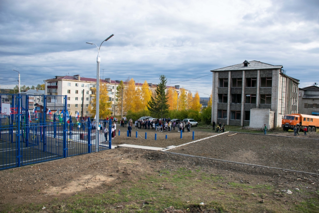 Для будущих чемпионов. В поселке Железнодорожный Усть-Илимского района открылась спортплощадка