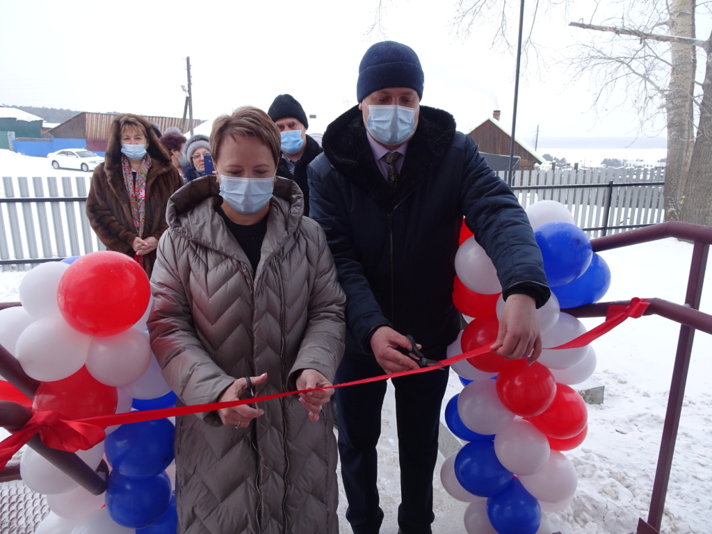 В поселке Добчур торжественно открыли новый фельдшерско-акушерский пункт